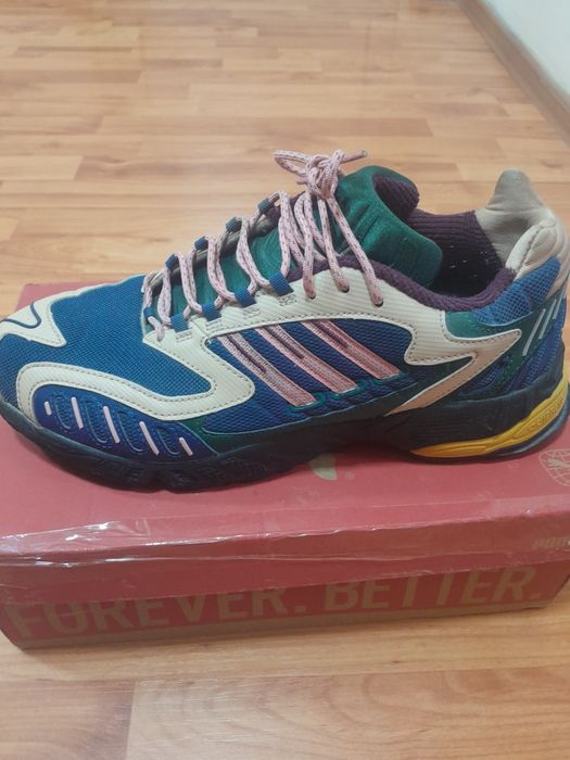 Pantofi sport Adidas,mărime 42,5,lungime brant 27 cm