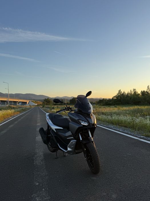 Scuter Aprilia SR GT 125