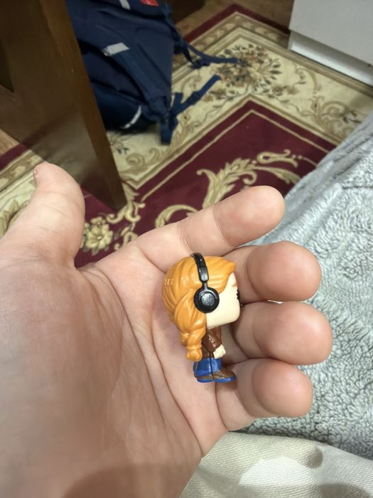 Продаю макса очень страные дела