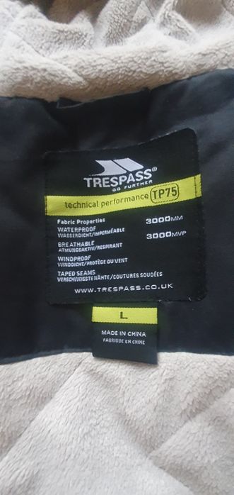 Vand geacă Trespass marimea L foarte calitativă!