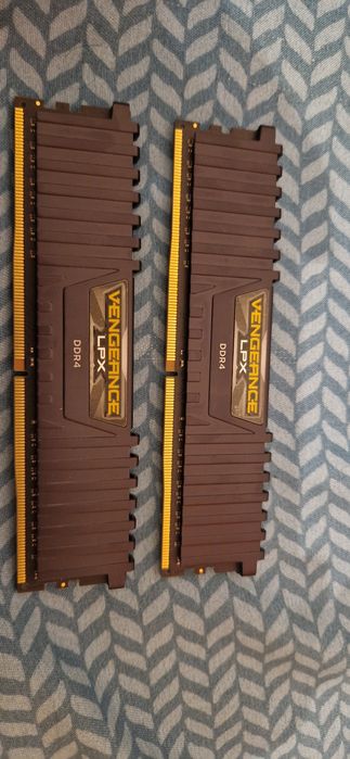 Vand Kit de rami 16gb (8x2) Corsair Vengeance LPX