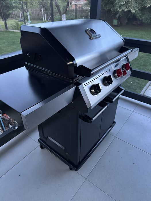 Grill  pe gaze inox