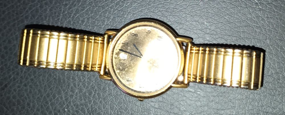 Ceas auriu damă , REZISTENT LA APĂ