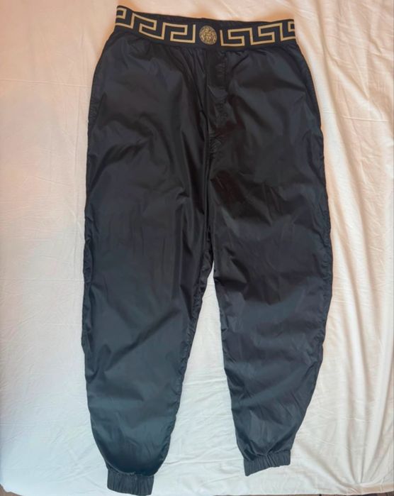 Pantaloni versace marimea s fit de un m