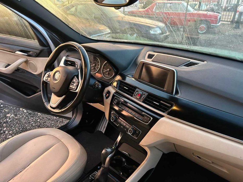 BMW X1 xDrive28i (F48) с американска спецификация