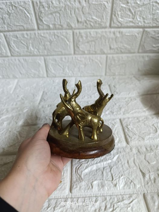 Статуетка бронзови слончета за късмет