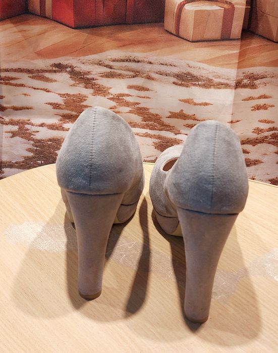 Продам женские туфли