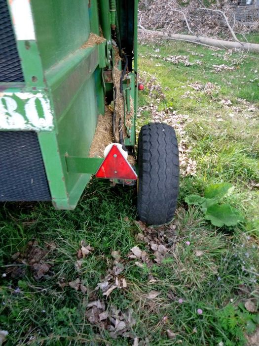 vand presa de balotat