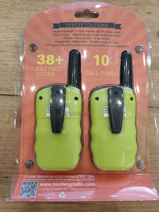 Комплект 2 Броя Детска Радиостанция Уоки-Токи Baofeng Фенер 3км обхват