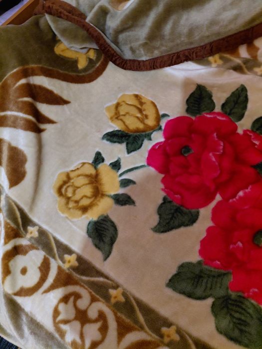 Плюшено покривало за спалня..