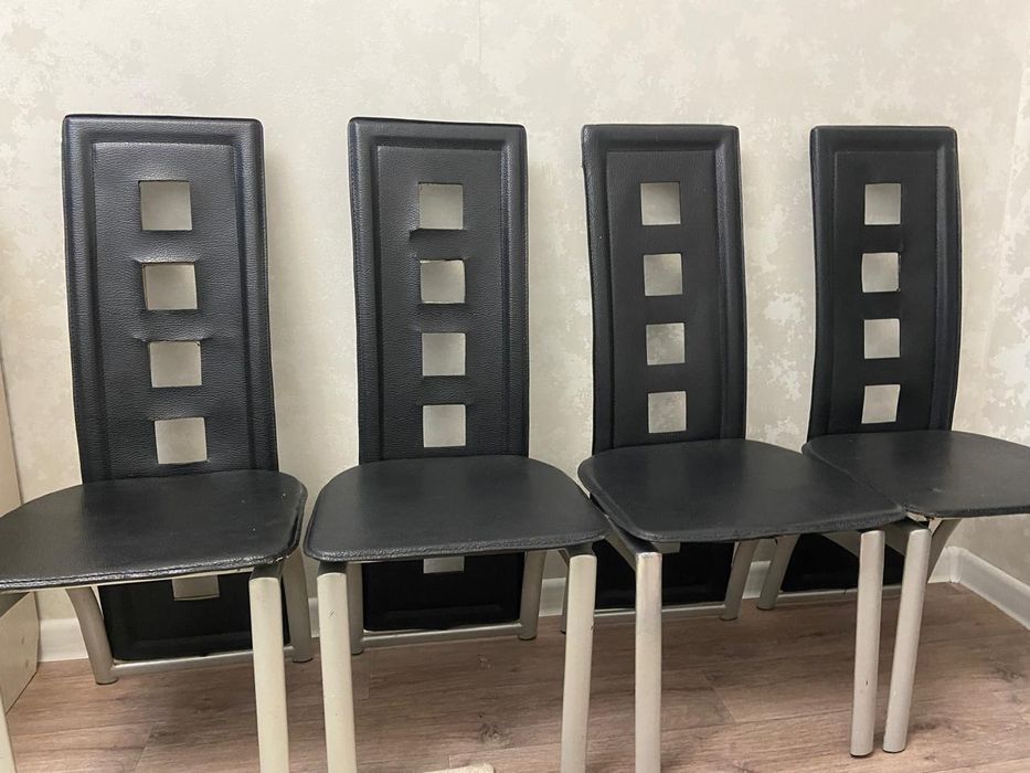Продам стулья в гостиную или для офиса