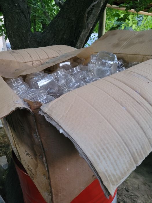 Пластиковые баночки