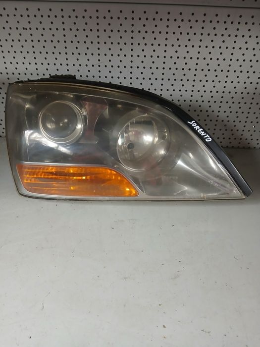 Десен фар Kia Sorento