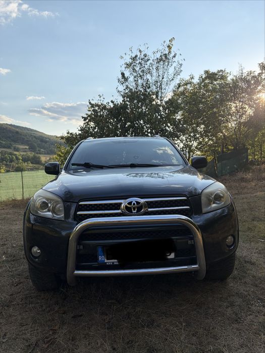 Toyota Rav 4.