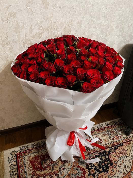 Цветы 101 роза, пышные, эффектные