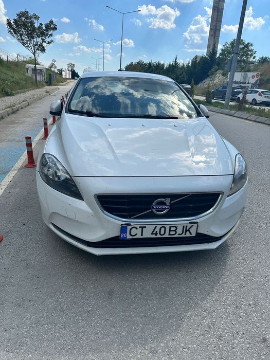 Volvo V40 D2 Automată 2016 – Întreținută, fără investiții necesare