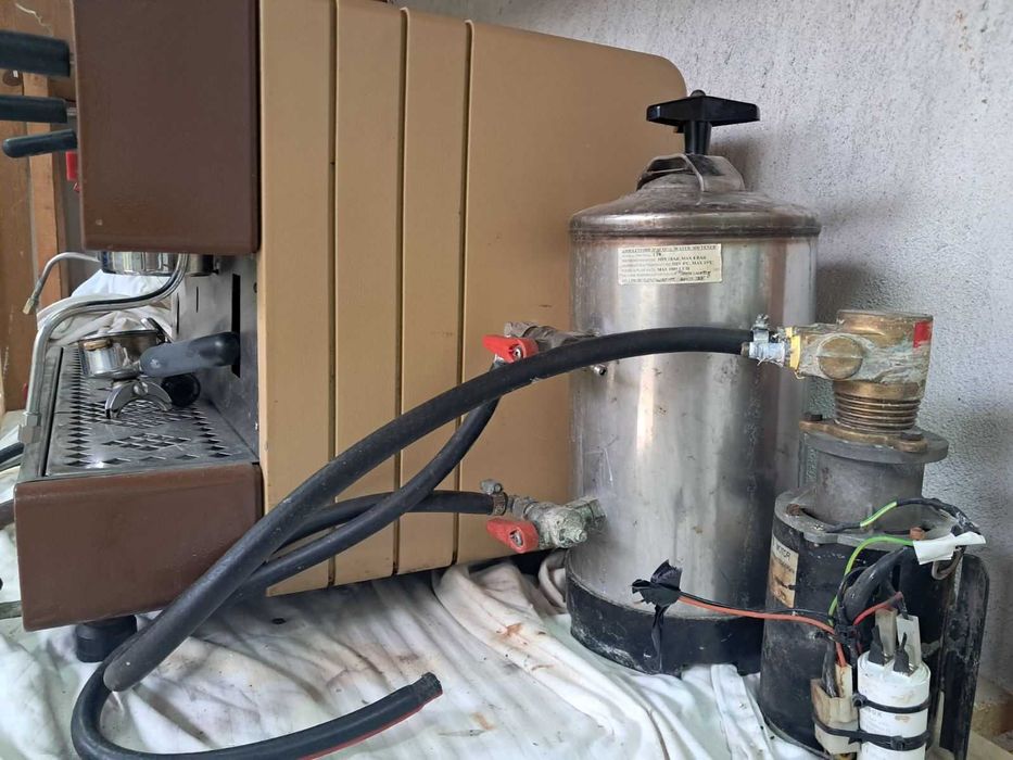 Професионална еспресо машина La San Marco 85-12-2 (Винтидж класика) + кафемелачка