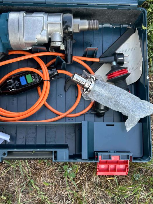 Диамантено пробивна машина Bosch GDB 180 DE