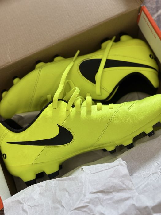 Продам новые бутсы