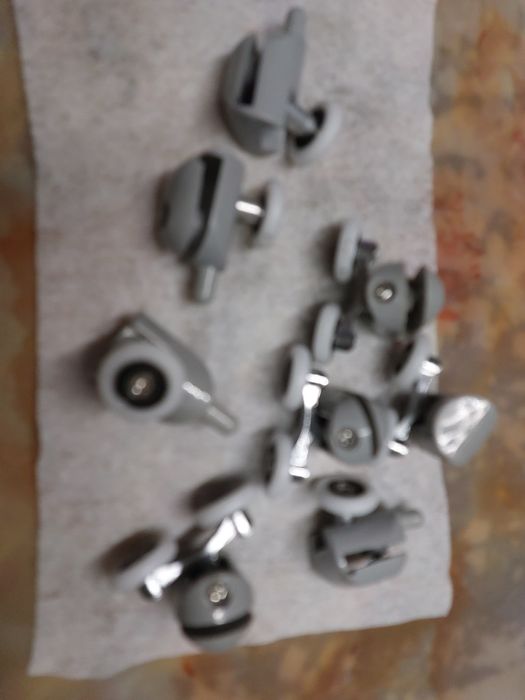 Колелца за душ кабина пълен комплект