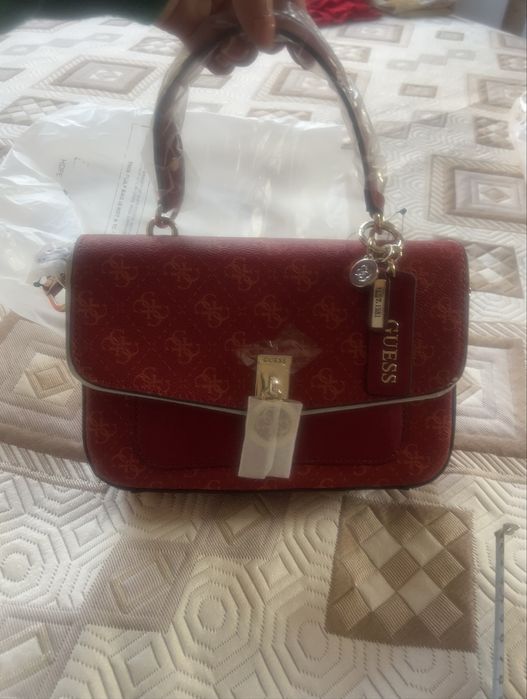 Guess нова червена оригинал