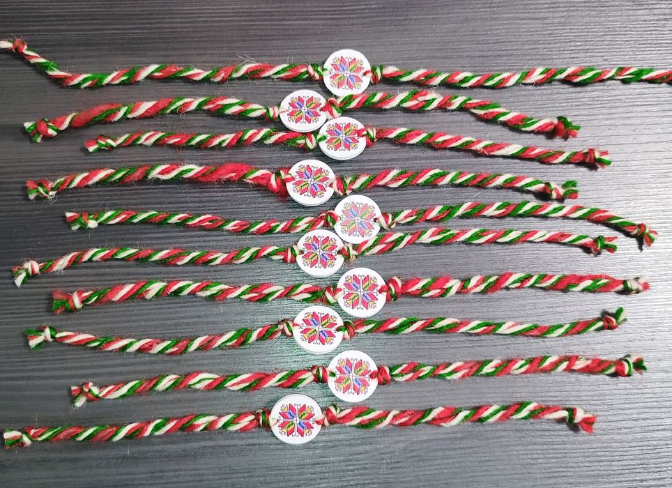 Мартенички и мартенски декорации