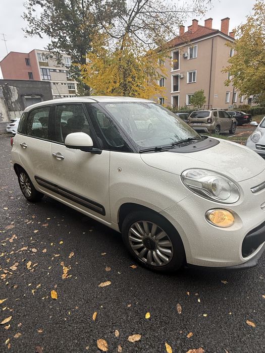 Persoana fizica vand Fiat 500 L