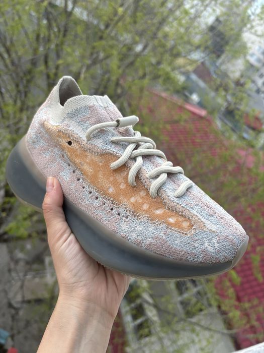 Adidasi noi yeezy boost 380 marimea 4.5 uk