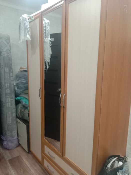 Продам шкаф плательный
