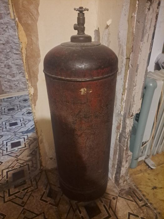 Газовый батон...