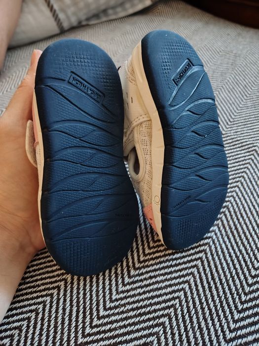 Sandale Decathlon mărimea 22 stare foarte buna