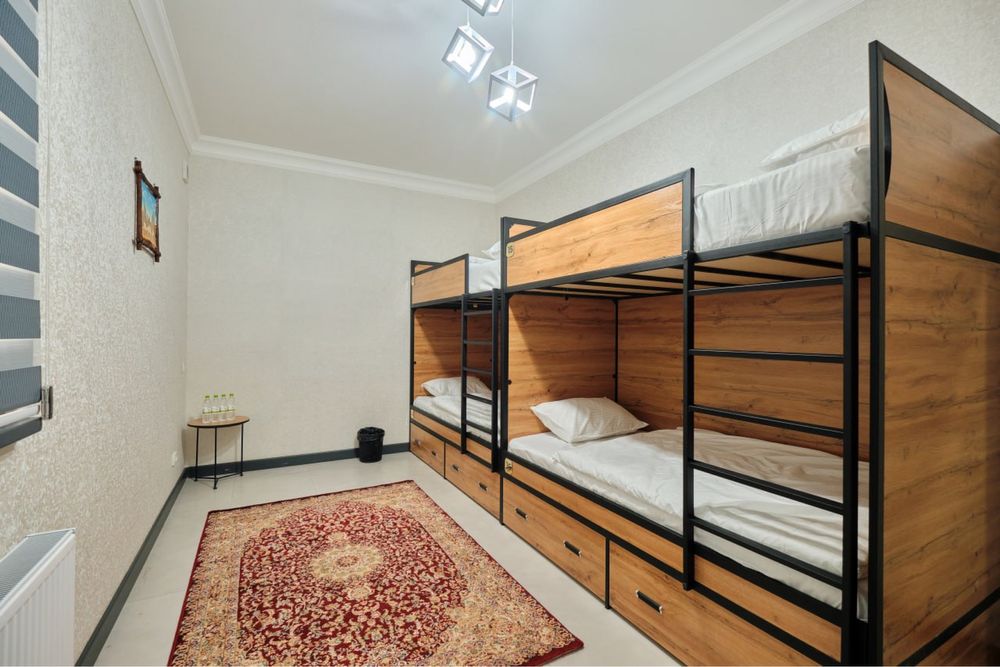 Hostellar va talablar turar joylari uchun ideal holatdagi kravatlar.