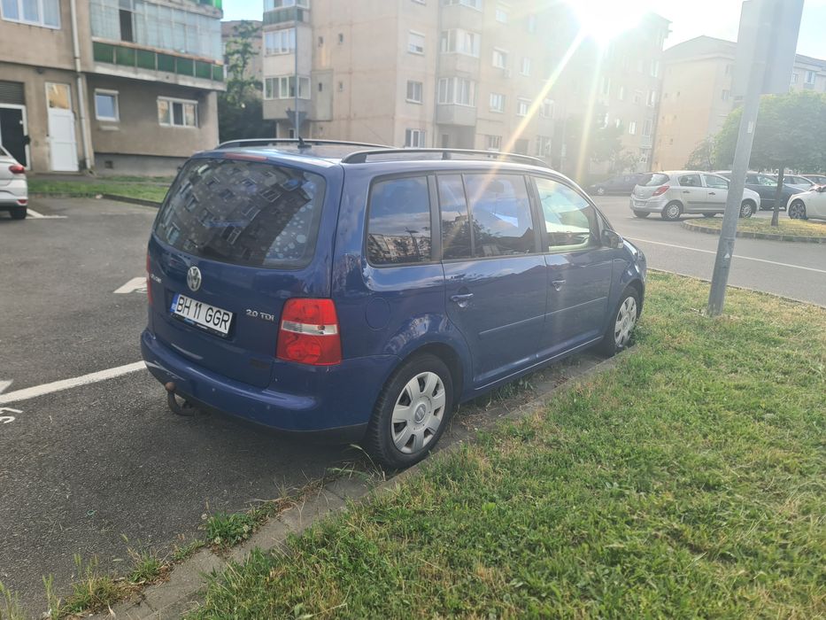 VOLKSWAGEN Touran 0 — imagine 4