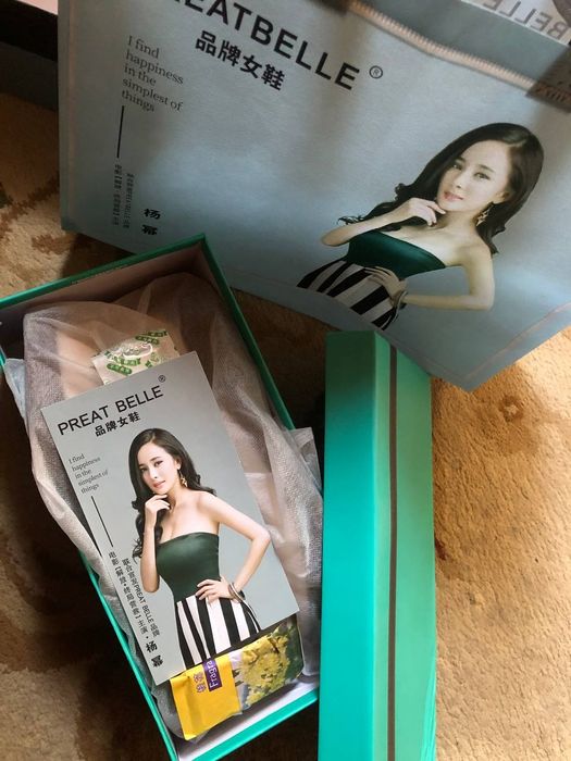 Красивая женская обувь Лоферы