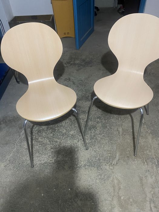 Vand 2 scaune noi ptr uz casnic