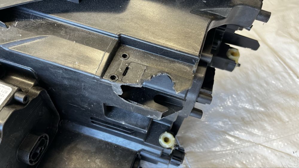 Volkswagen Tiguan CT1 десен фар