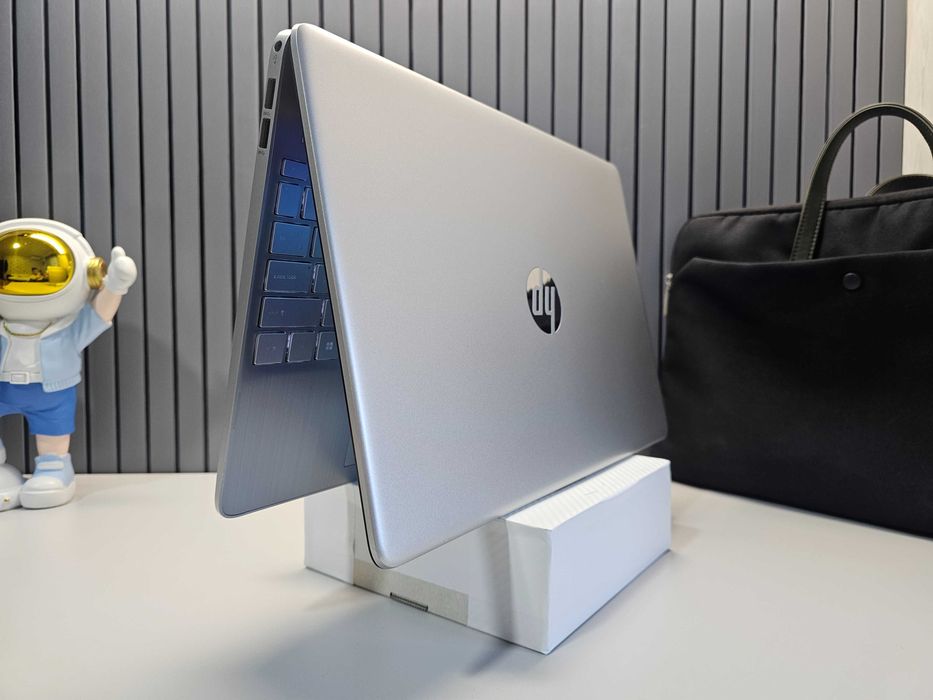 ПРОДАМ HP Laptop 15 2025 Офисный Ноутбук QuadN4120/4GB/512SSD/15.6"FHD