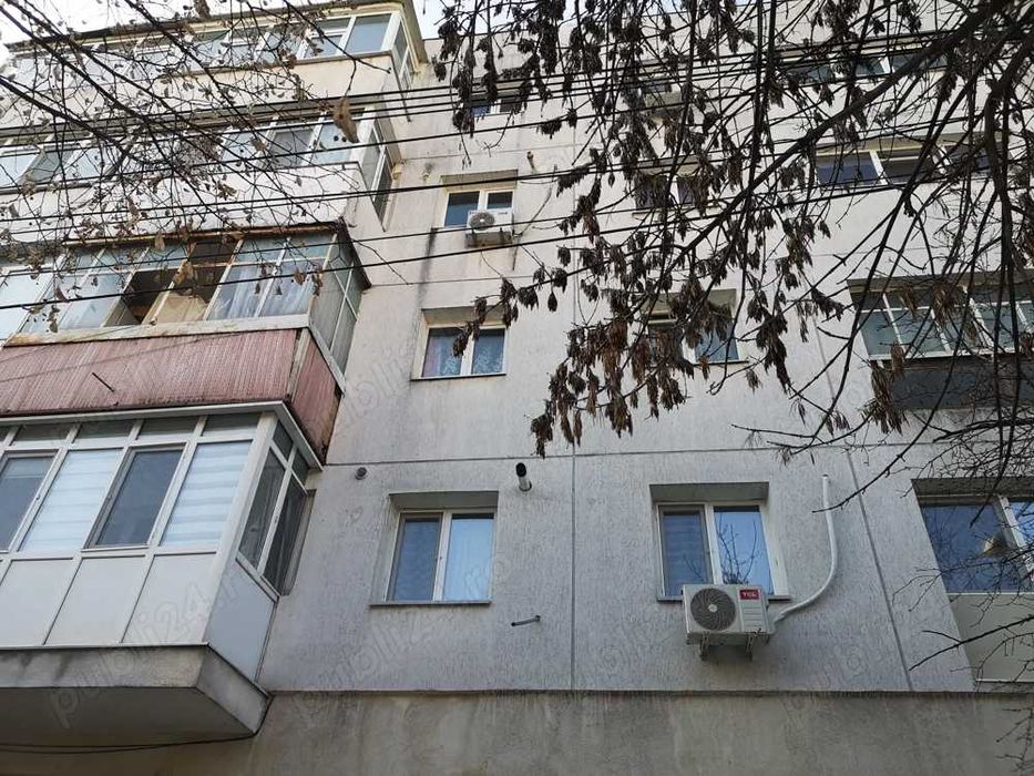 Vand apart 3 cam, cf.1 et. 2, 2 bai,2 balc, 72,47mp, pe mijloc, izolat