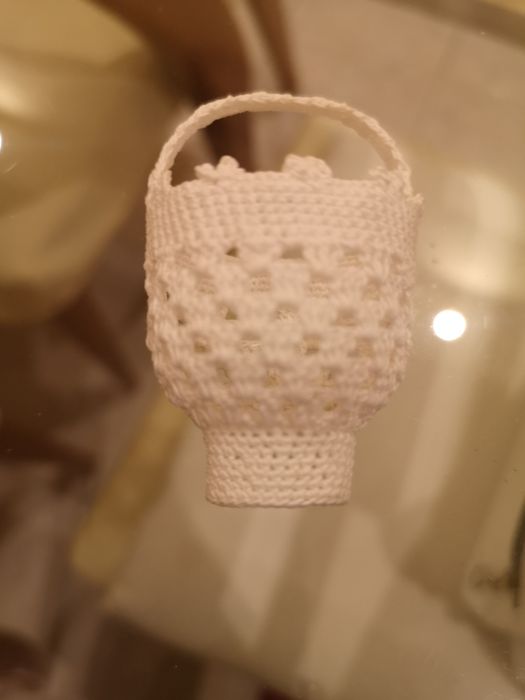 Плетени кошнички на една кука