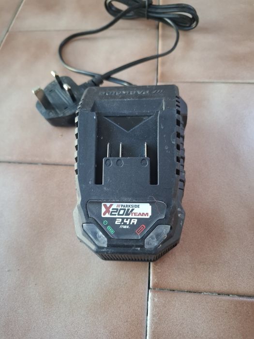 Зарядни за батерии Parkside