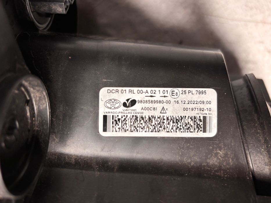 Ляв фар • Toyota Proace (2022–)