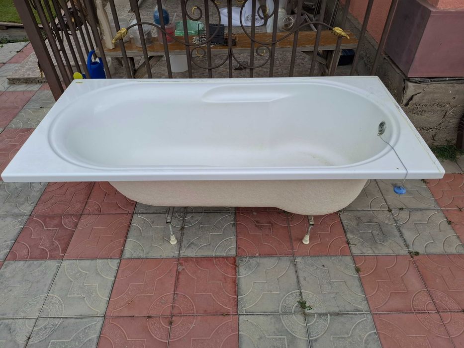 Продам ванную и шкаф