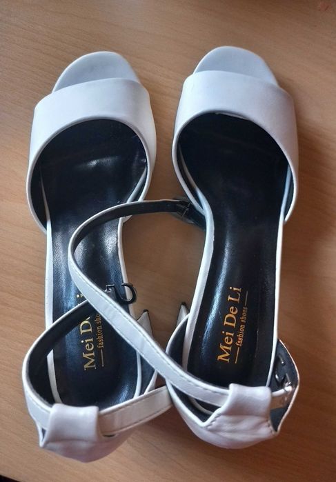 Дамски сандали 37 номер