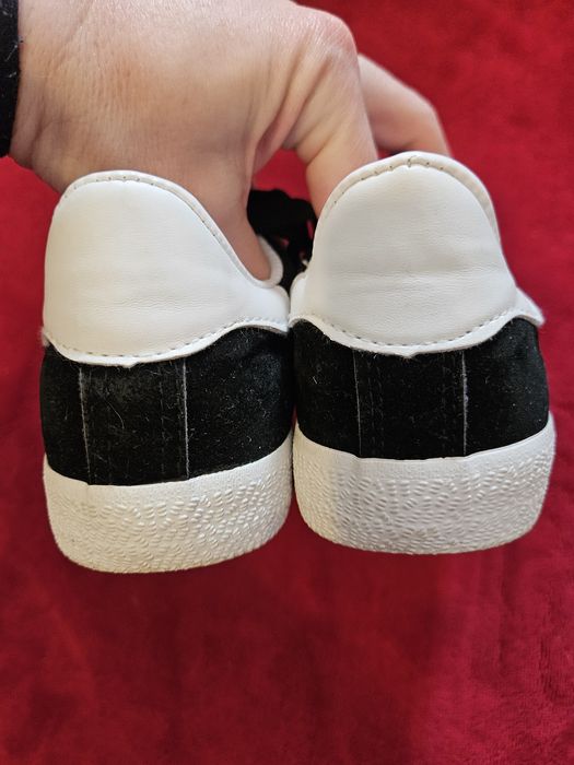 Vand adidasi fete, marimea 32