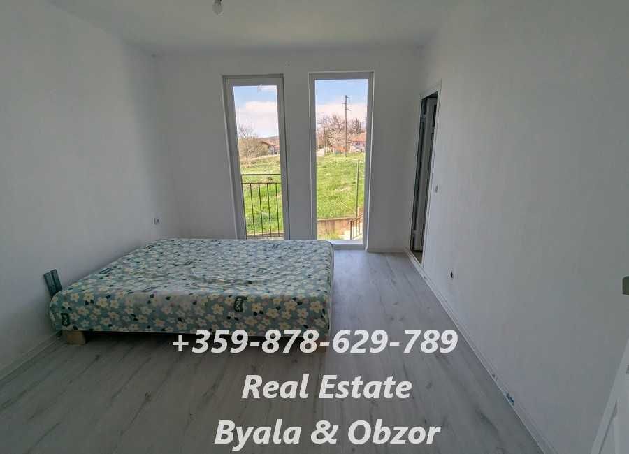 Просторен двустаен апоартамент с 2 бани и с голяма тераса