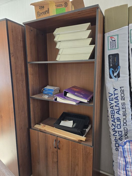 Шкафы, столы, полки