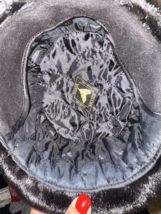 Продам натуральныеи  шапки