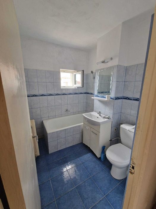Apartament cu 3 camere de vânzare, în zonă foarte bună din Aiud