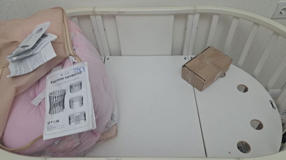 Новый манеж с подушками и матрасиком