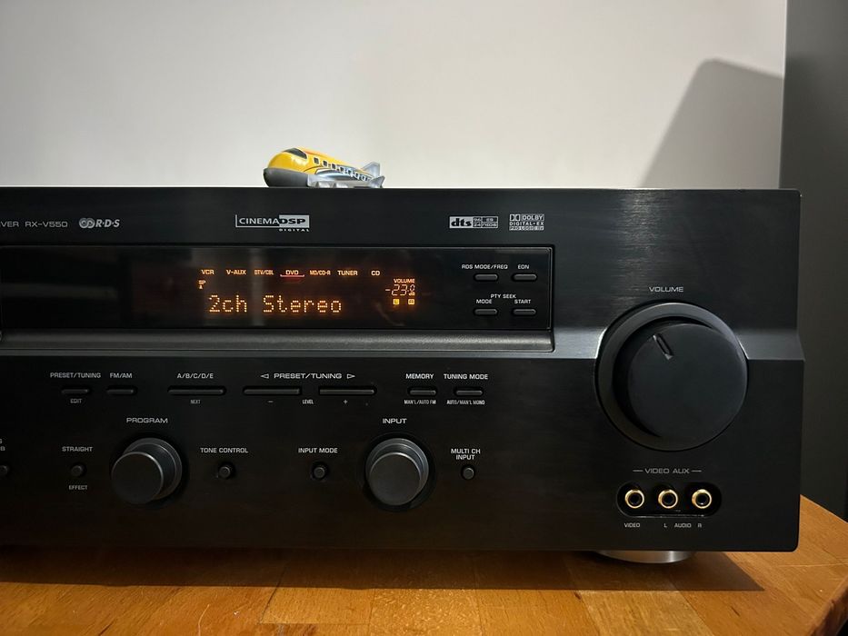 Yamaha RX-V550 - sunet puternic ,clar si de calitate